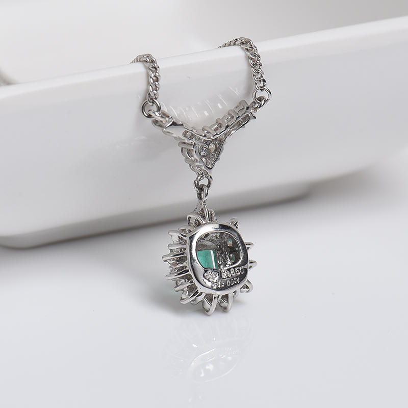 铂金镶钻天然祖母绿刻面项链-红掌柜