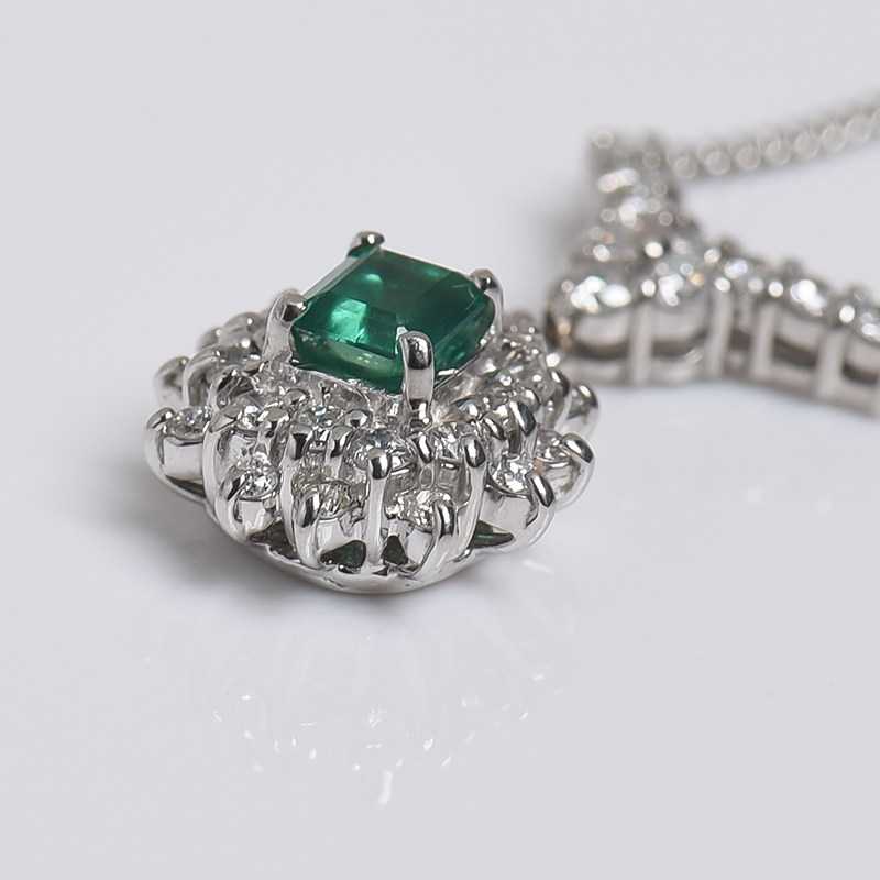 铂金镶钻天然鲜绿色祖母绿项链-红掌柜