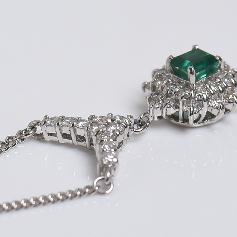 鲜绿色祖母绿刻面项链-红掌柜