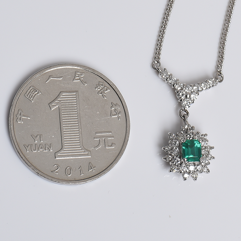 铂金镶钻鲜绿色祖母绿项链-红掌柜