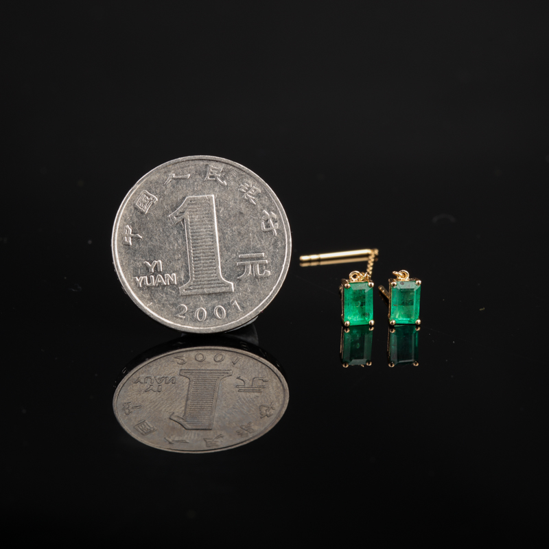 18K金镶祖母绿耳钉-红掌柜
