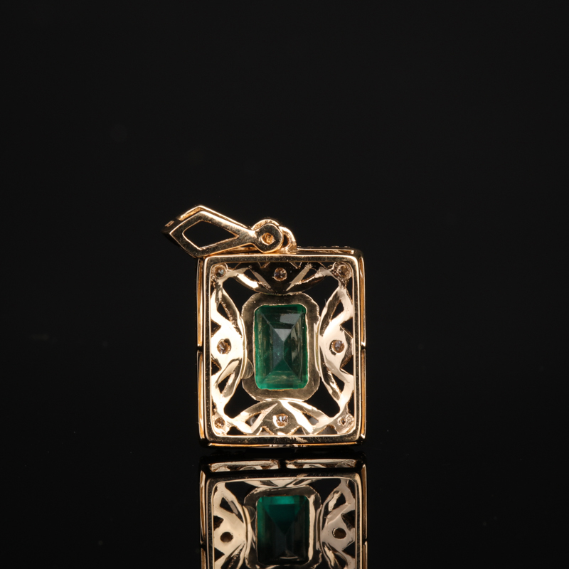 18K金镶祖母绿刻面吊坠-红掌柜