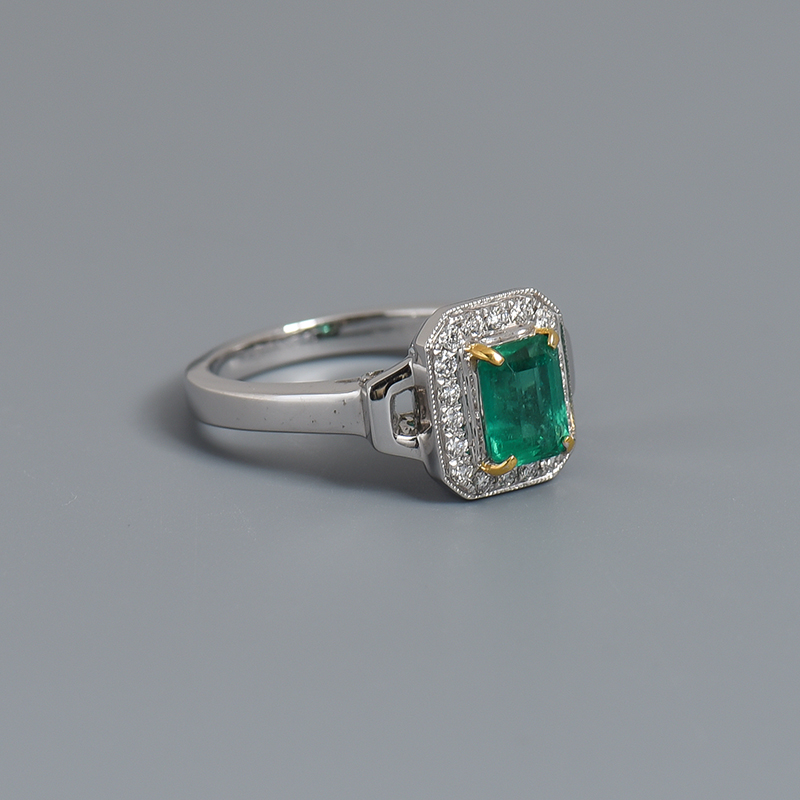 18K金镶钻祖母绿刻面戒指-红掌柜