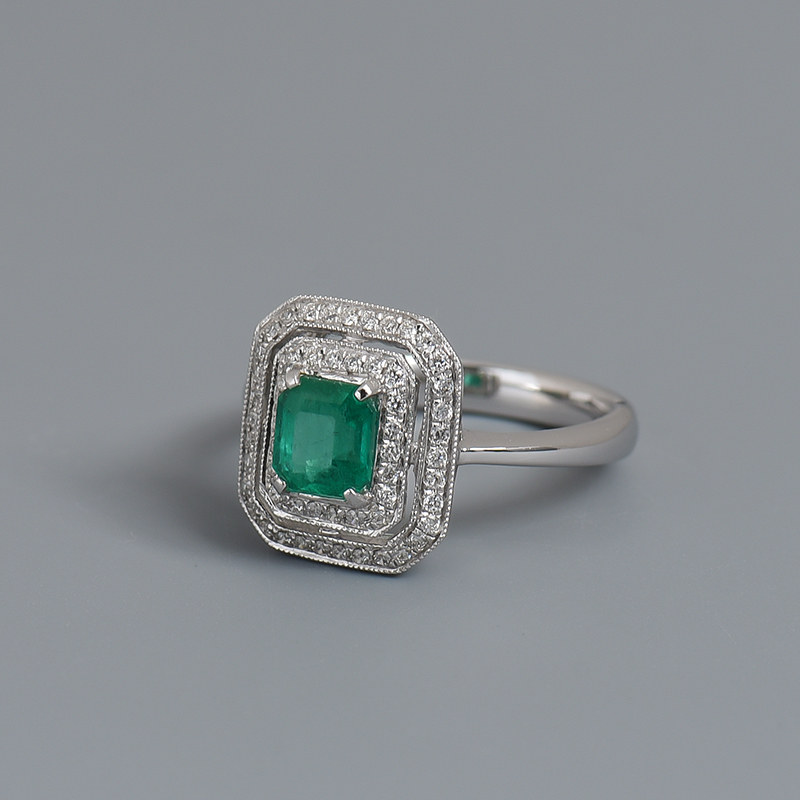 镶钻蓝绿色祖母绿刻面戒指-红掌柜