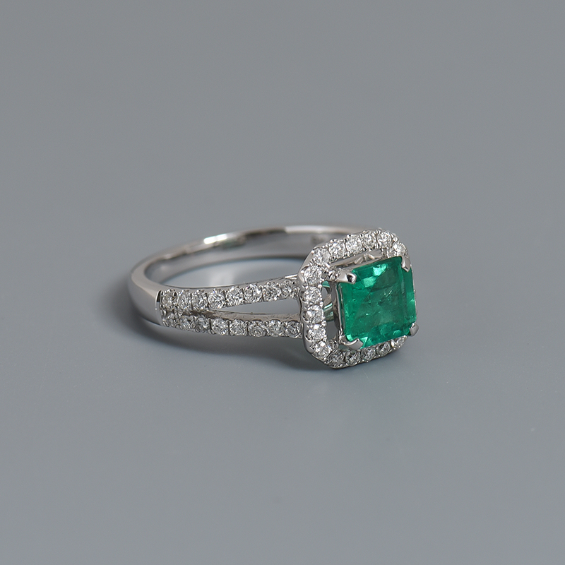 18K金镶钻祖母绿刻面戒指-红掌柜