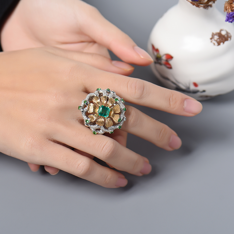 天然18K白金镶钻鲜绿祖母绿戒指 - 红掌柜