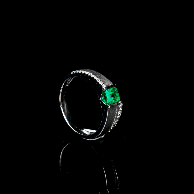 18K祖母绿戒指-红掌柜