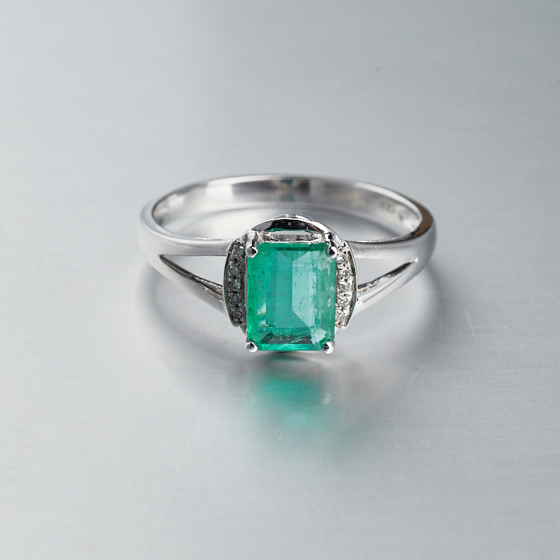 18K肉眼可见内部天然包体