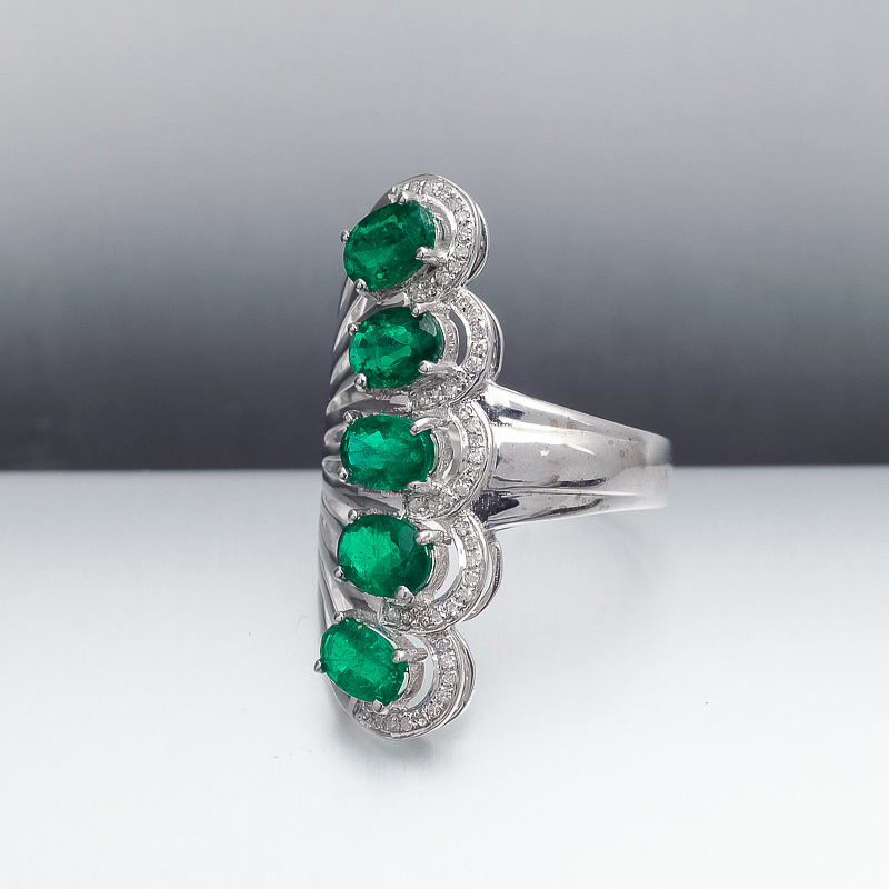 18K金镶钻祖母绿群镶戒指-红掌柜