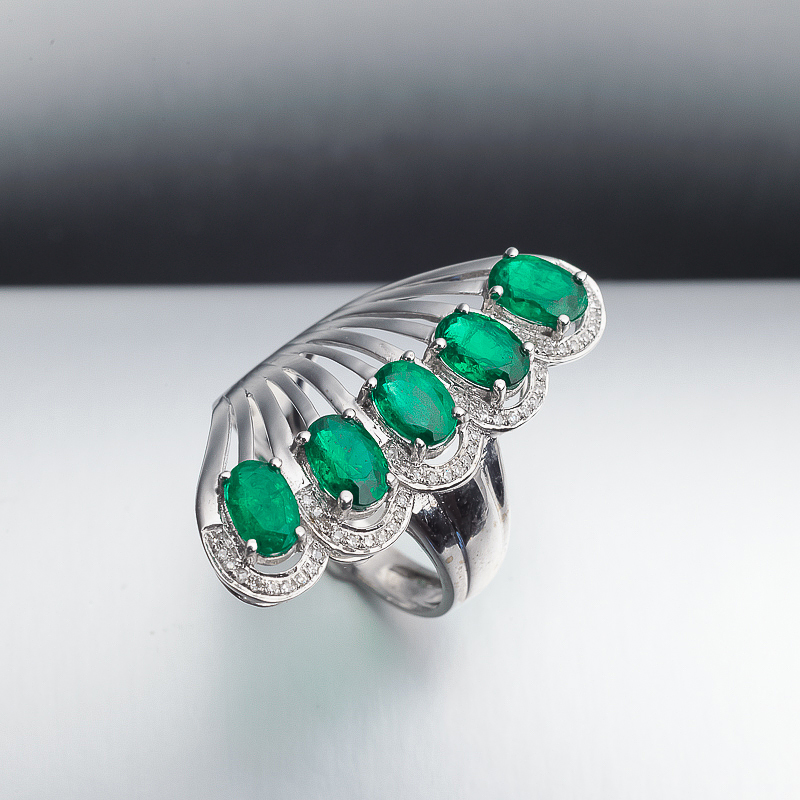 祖母绿群镶戒指-红掌柜