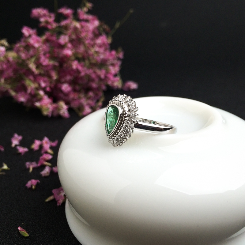 18K金镶钻祖母绿戒指 - 红掌柜