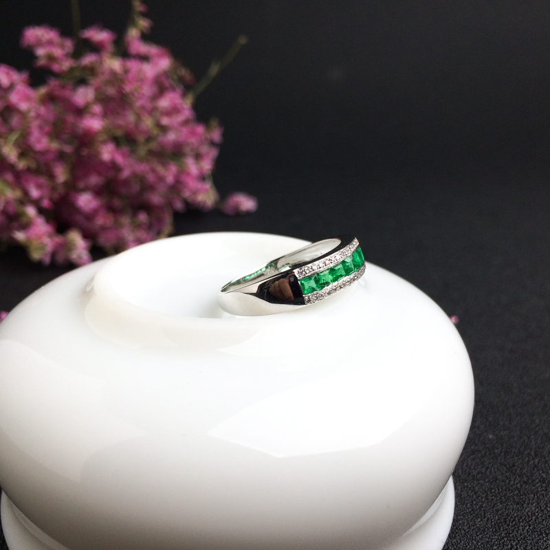 18K金镶钻祖母绿戒指 - 红掌柜