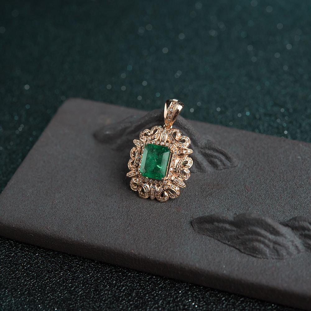 18K鲜绿祖母绿吊坠-红掌柜