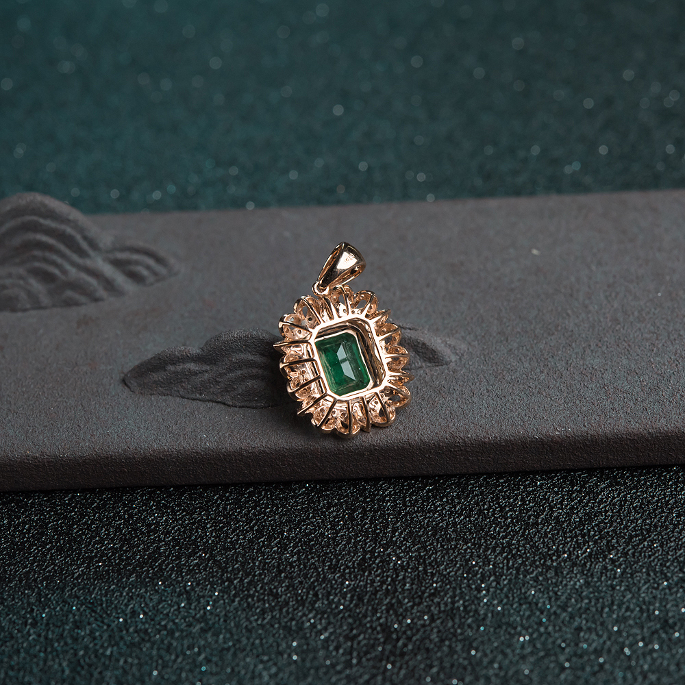 鲜绿祖母绿吊坠-红掌柜