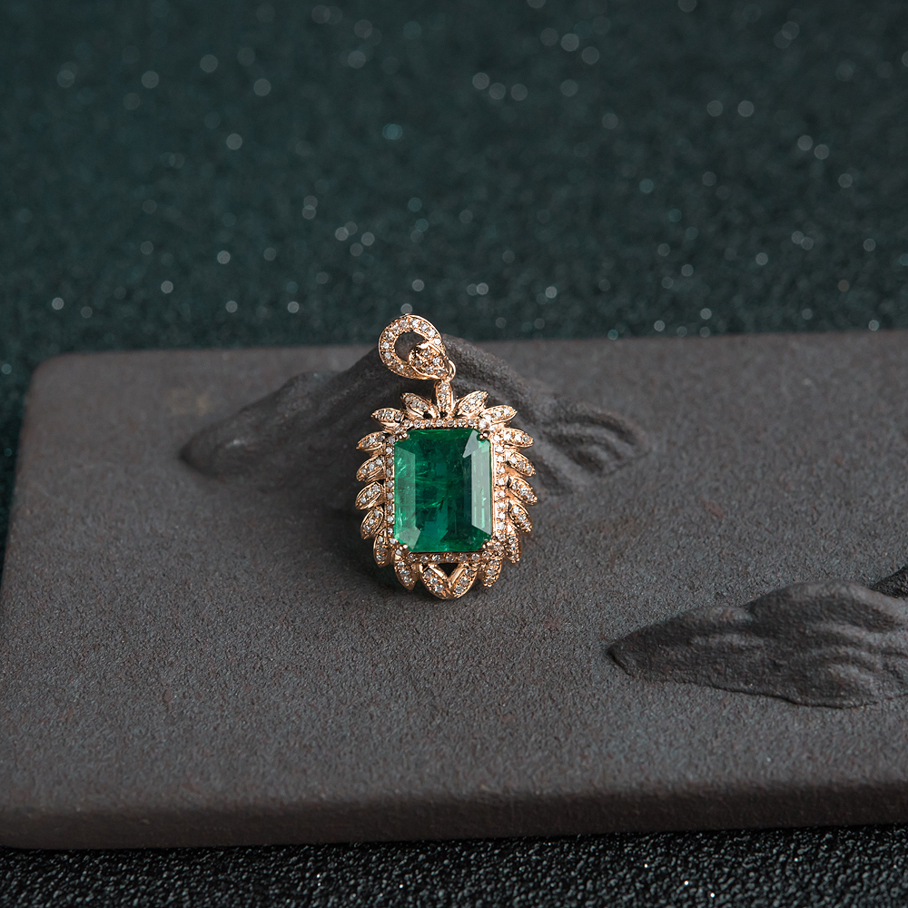 18K金镶钻鲜绿祖母绿吊坠-红掌柜