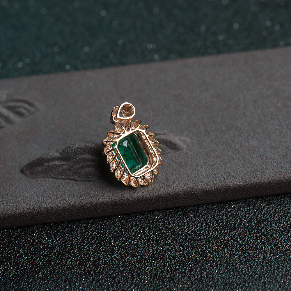 天然鲜绿祖母绿吊坠-红掌柜