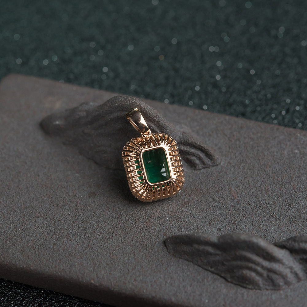 鲜绿祖母绿吊坠-红掌柜