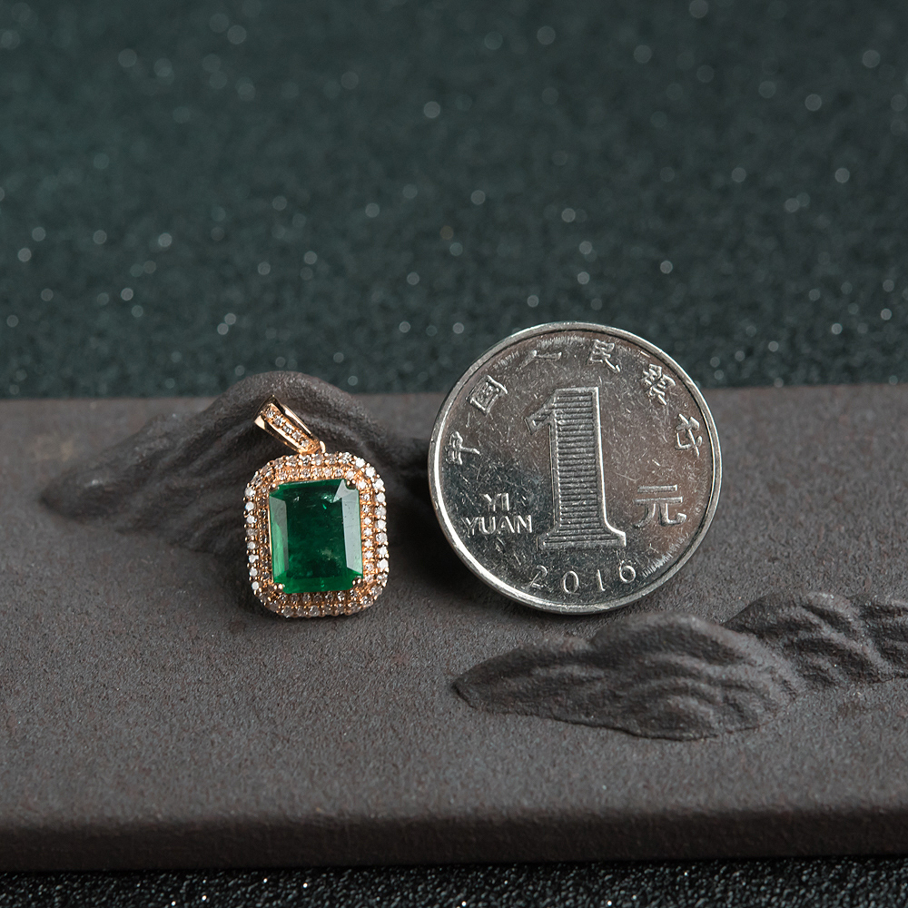 赞比亚天然鲜绿祖母绿吊坠-红掌柜