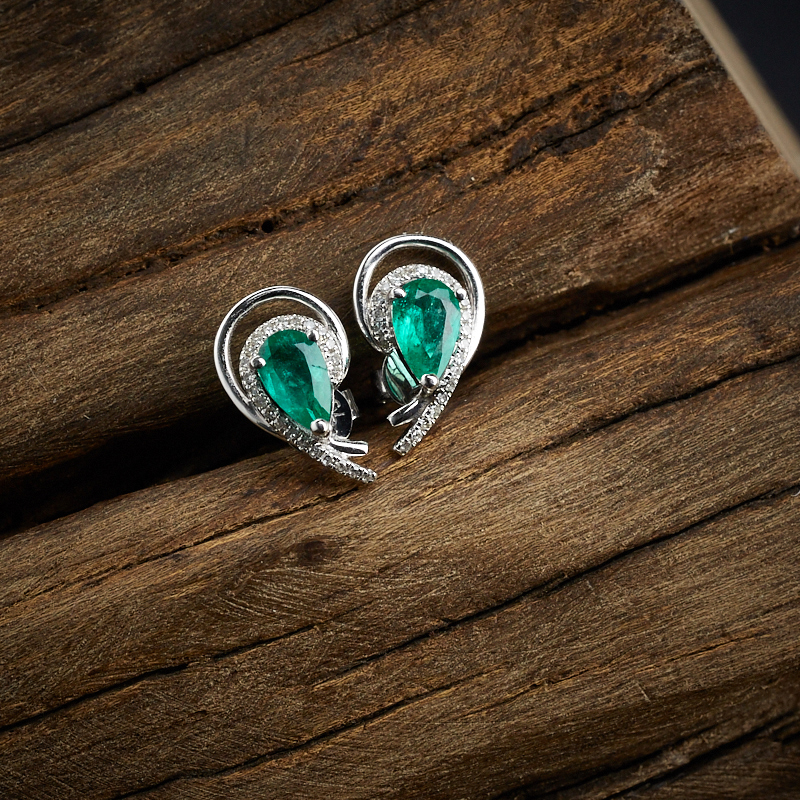 18K白金镶钻哥伦比亚天然祖母绿耳钉-红掌柜