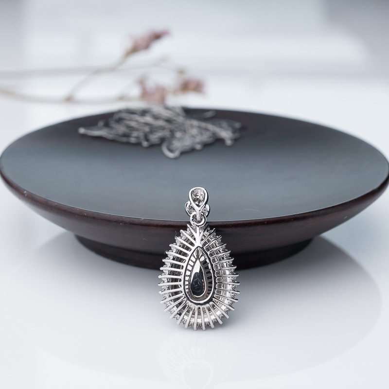 18K天然鲜绿祖母绿吊坠-红掌柜