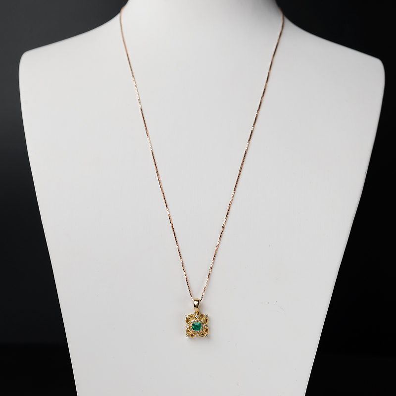 18K金镶钻天然鲜绿祖母绿吊坠-红掌柜