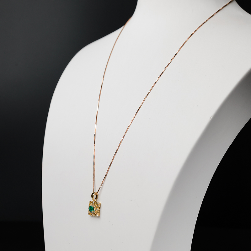 天然鲜绿祖母绿吊坠-红掌柜