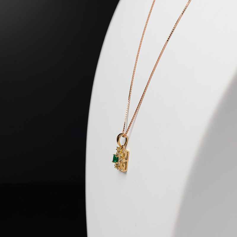 18K金镶钻祖母绿吊坠-红掌柜