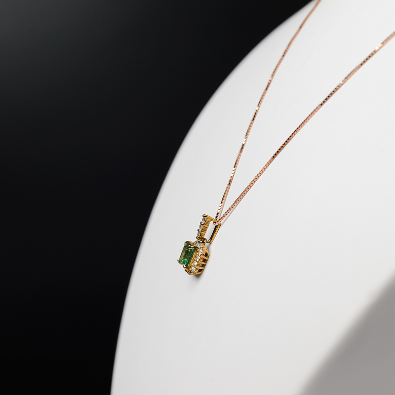 鲜绿祖母绿吊坠-红掌柜