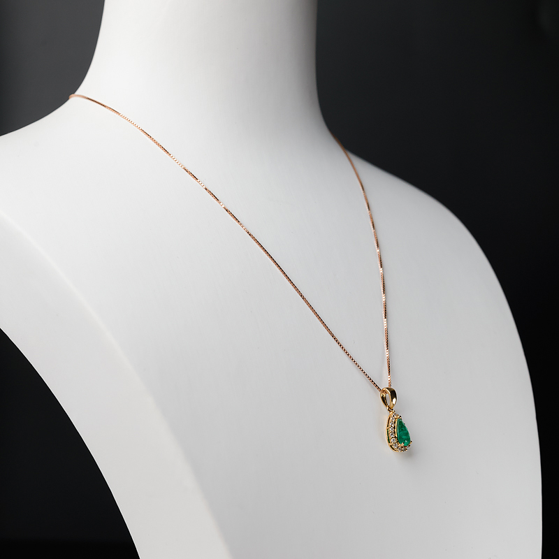 18K金镶钻鲜绿祖母绿吊坠-红掌柜