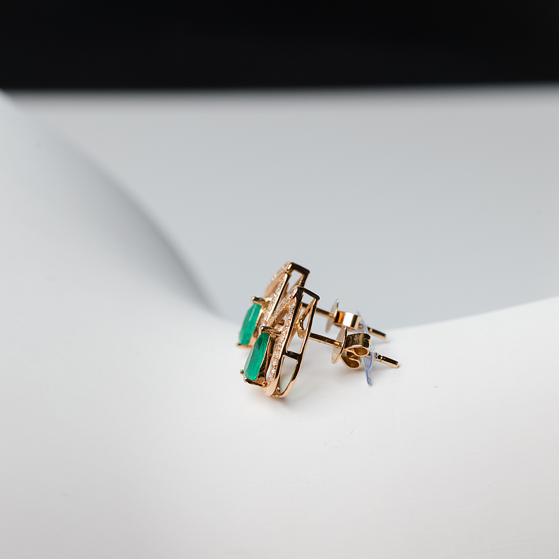 鲜绿祖母绿耳钉-红掌柜