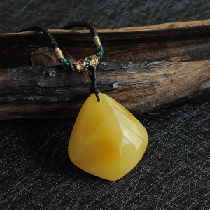 鸡油黄满蜜随形挂件