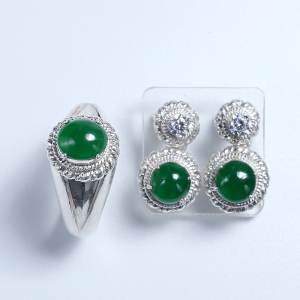 正翠色翡翠套装