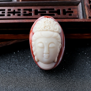 红白料南红观音像吊坠