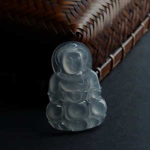 冰糯种翡翠观音吊坠