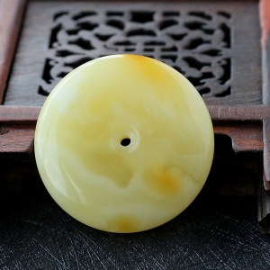 满黄蜜蜡平安扣