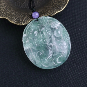 冰种翡翠龙牌吊坠