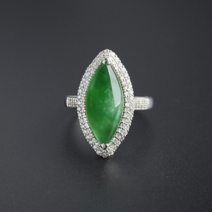 18K金镶钻冰糯种翠色翡翠戒指