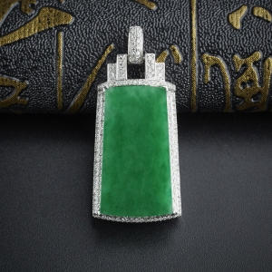 18K金镶糯种翡翠翠色方牌吊坠