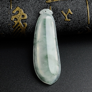 冰种翡翠飘花福瓜吊坠