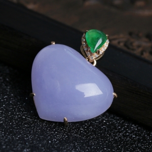 18K金镶糯种紫色翡翠心形吊坠