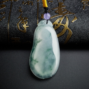 冰种飘蓝花翡翠福瓜吊坠