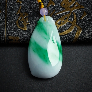 细糯种飘翠翡翠福瓜吊坠
