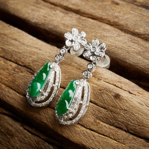 18K金镶糯种翠色翡翠耳环