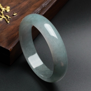 糯冰种青色翡翠手镯