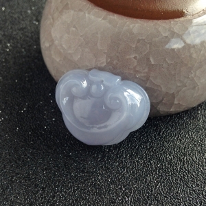 糯种紫罗兰翡翠如意吊坠