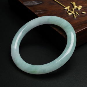 细糯种春带彩翡翠手镯