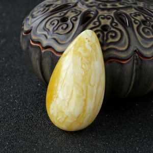 白花蜜蜜蜡随形吊坠