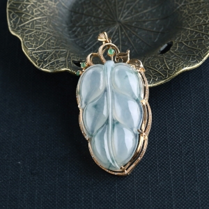 18K金冰糯种飘花翡翠叶子吊坠