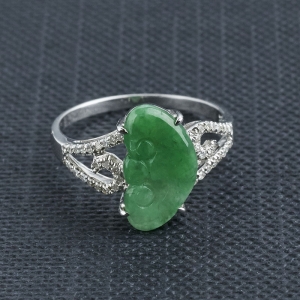 18K金糯种绿色翡翠如意戒指