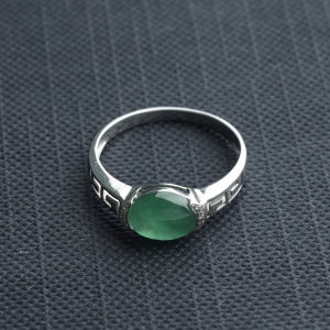 18K金镶钻糯种青色翡翠蛋面戒指